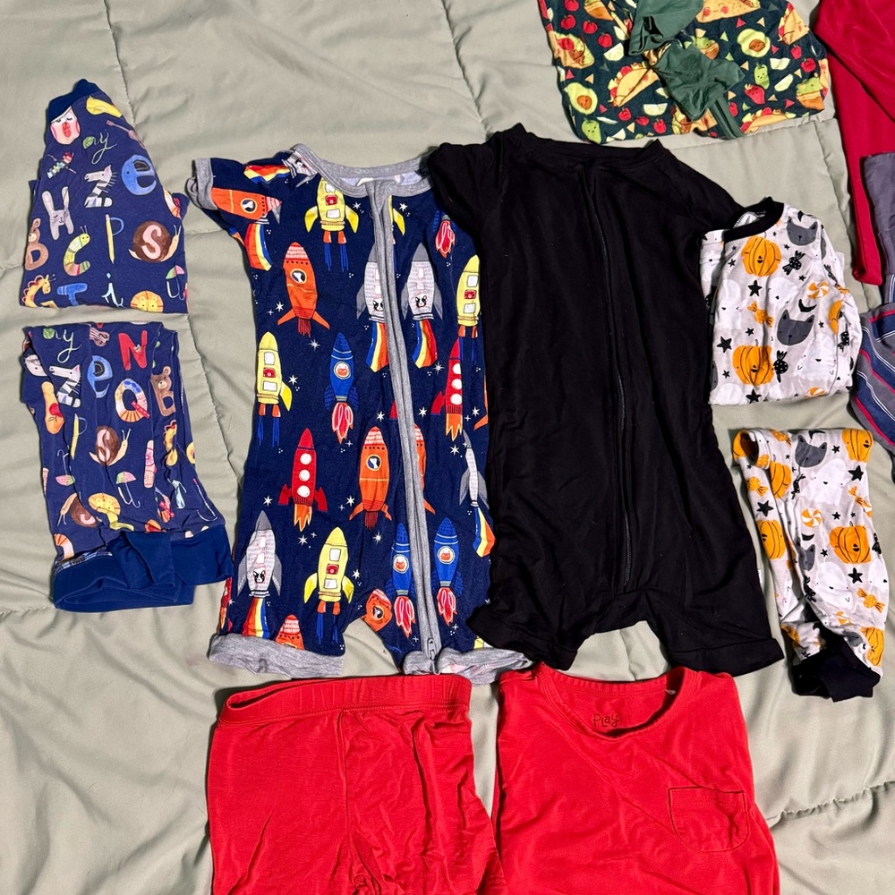 Little Sleepies 18/24 Bundle. Comment any questions - Picture 13 of 14